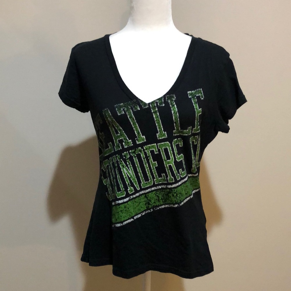 ⭐️ Seattle Sounder T-shirt